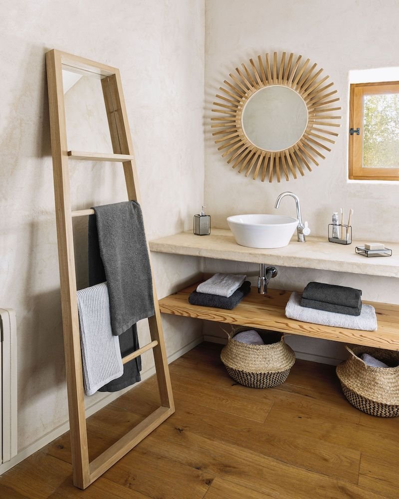 Escalera decorativa estilo rústico madera Kave Home