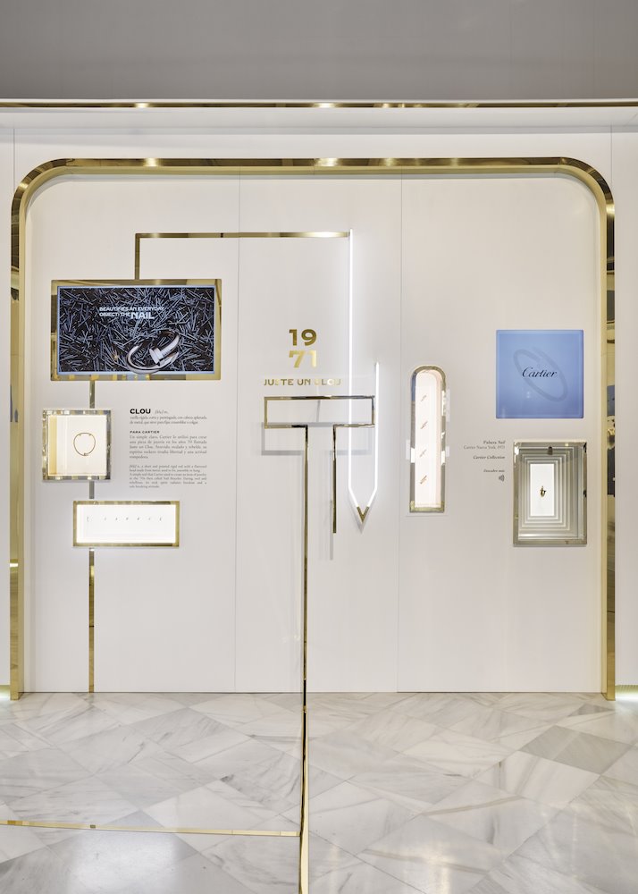 A través de una instalación interactiva, el visitante puede sumergirse en el universo Cartier, convirtiéndose en el protagonista de la exposición. 