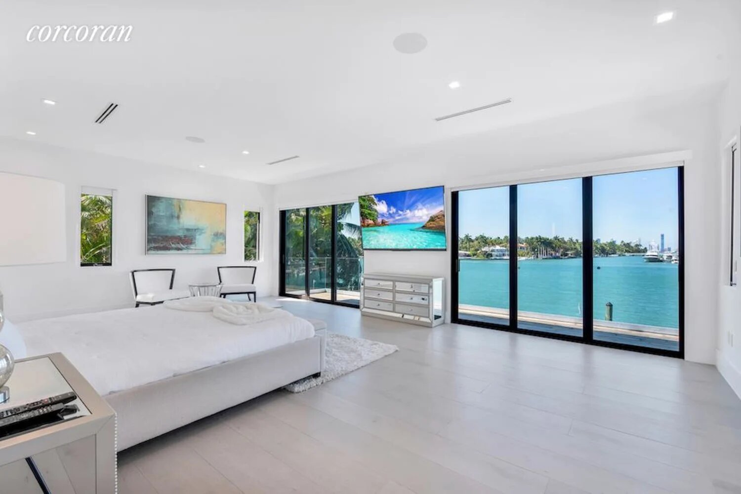Casa Jennifer Lopez y Ben Affleck en Miami dormitorio con vistas