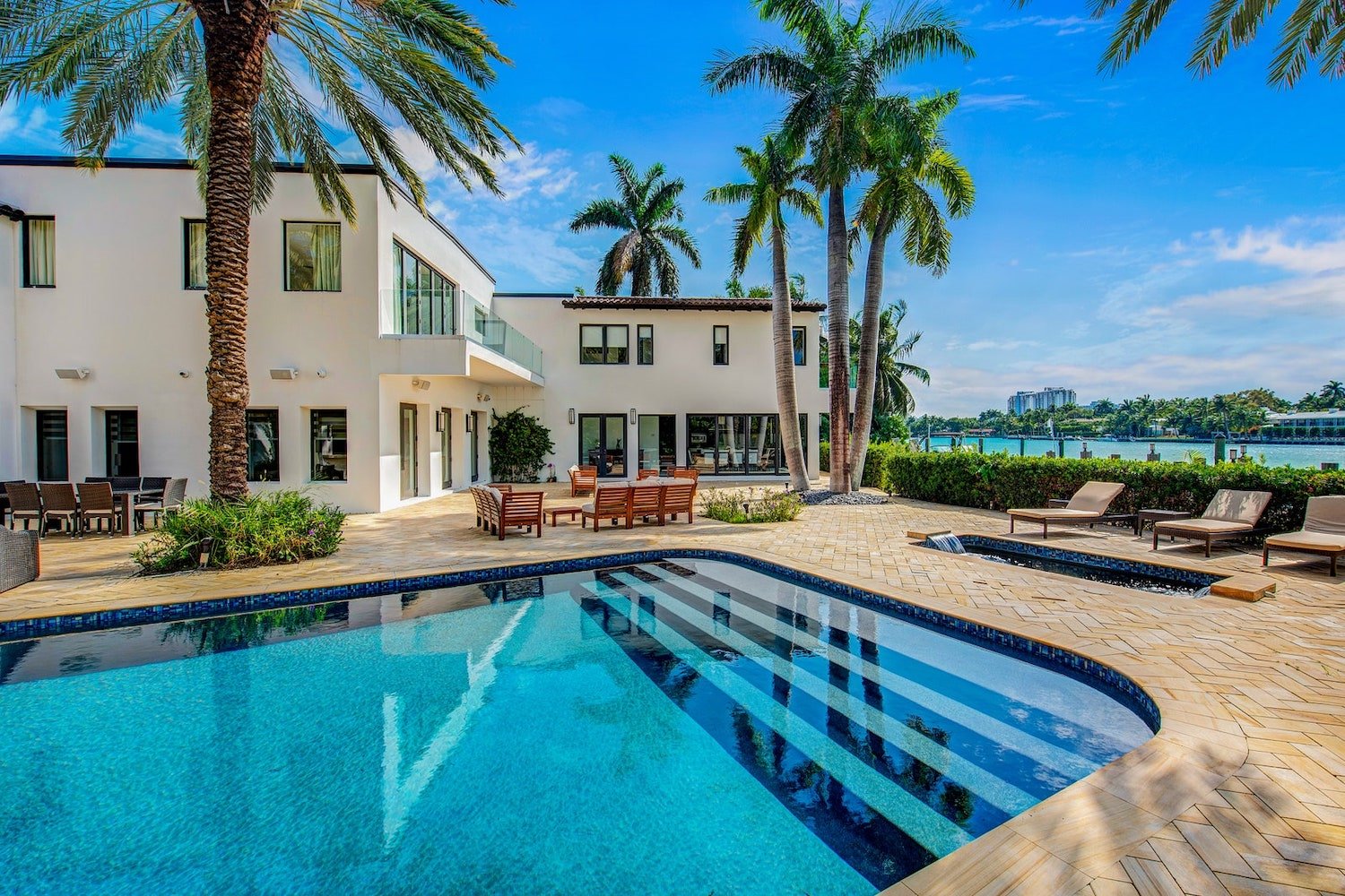 Casa Jennifer Lopez y Ben Affleck en Miami piscina con vistas