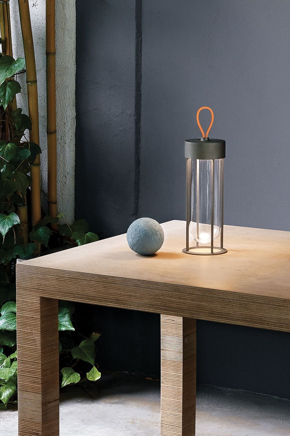 La nueva In Vitro Unplugged de Philippe Starck incorpora un estético mango de silicona, práctico y agradable al tacto.