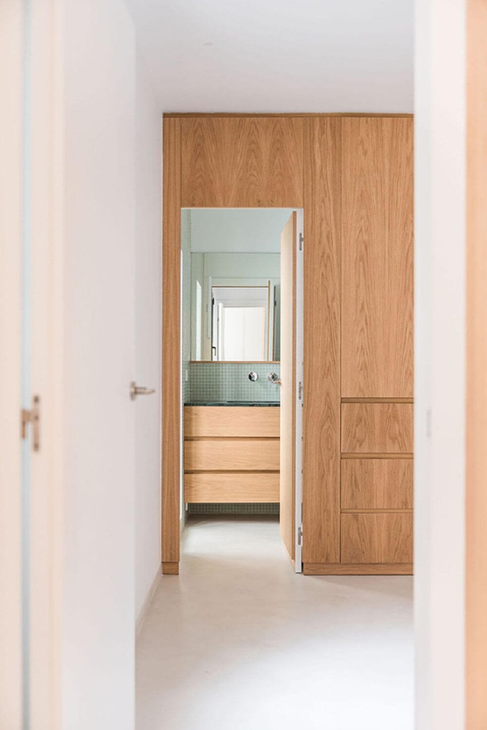 Dormitorio en suite y armarios