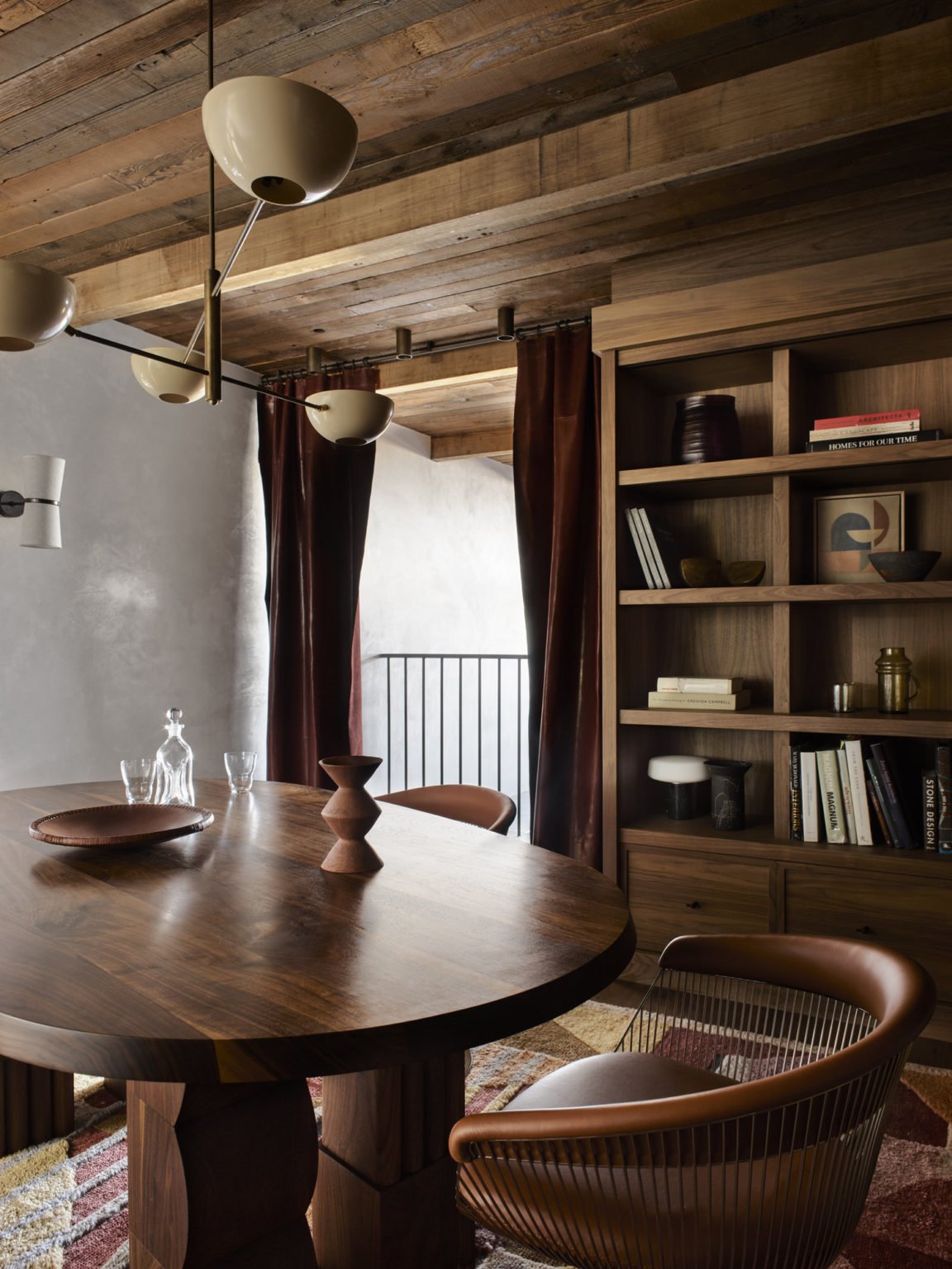 Alexander House comedor lampara estanteria