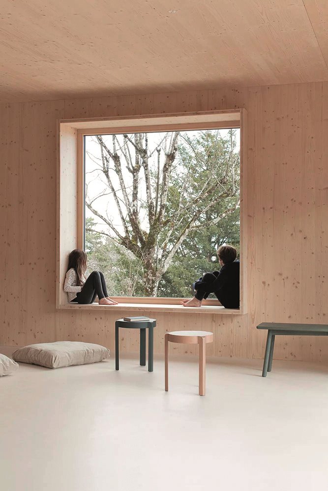 Un correcto diseño arquitectónico garantiza el confort térmico y la estanqueidad durante la vida útil de un edificio de madera. Luego esta podrá ser reintroducida en el ciclo de producción como materia prima o combustible, o dejarse pudrir en un bosque cercano para alimentar a los xilófagos del lugar.