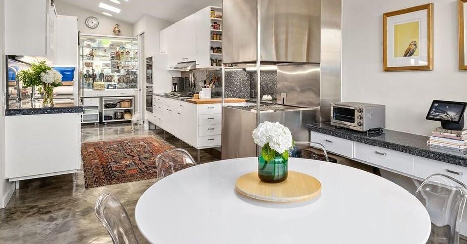 Casa de la actriz de la serie Modern Family Julie Bowen comedo con cocina