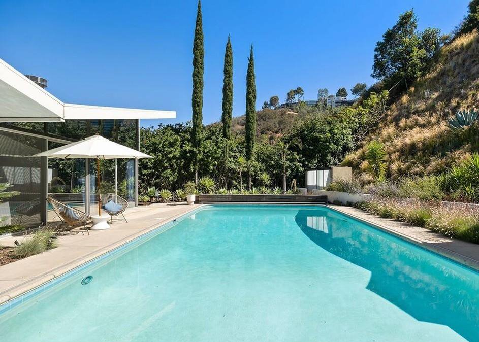Casa de la actriz de la serie Modern Family Julie Bowen piscina