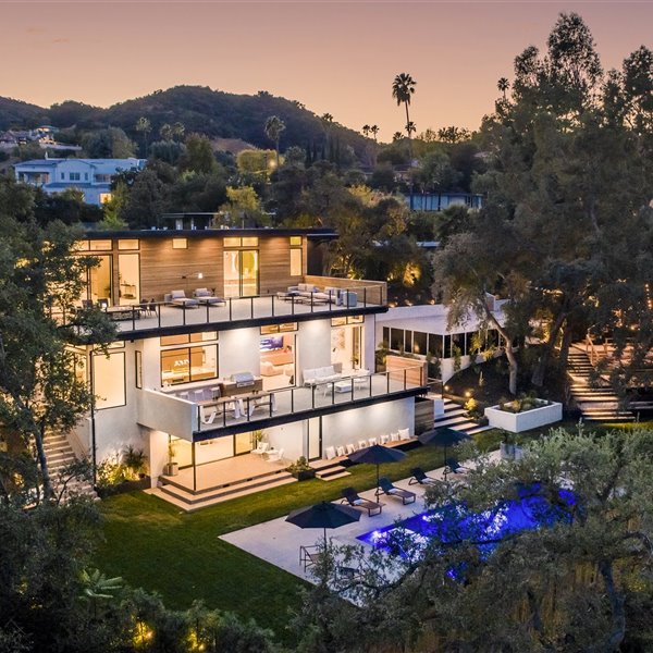 El actor de Modern Family Jesse Tyler Ferguson tiene la casa más bonita de Los Angeles
