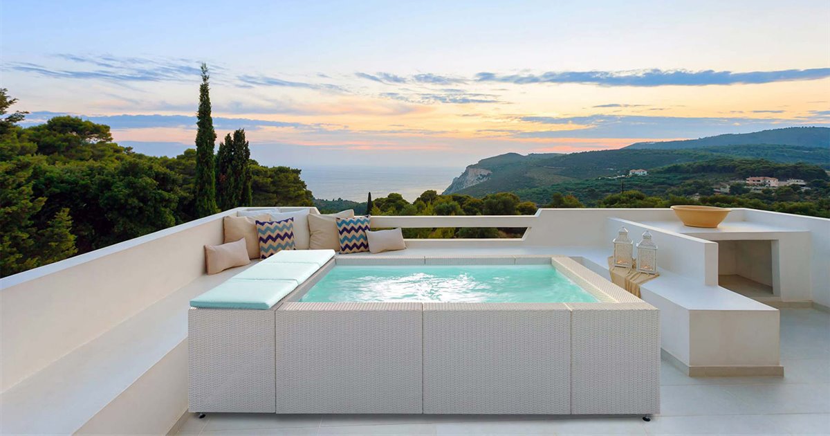 10 empresas españolas para instalar una piscina prefabricada en tu terraza