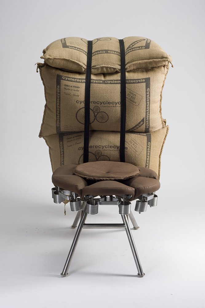 Gunjan Gupta Old Bori Throne exposición mujeres diseñadoras Vitra. VDM-Spot-On-Gunjan-Gupta-Old-Bori-Throne-2008