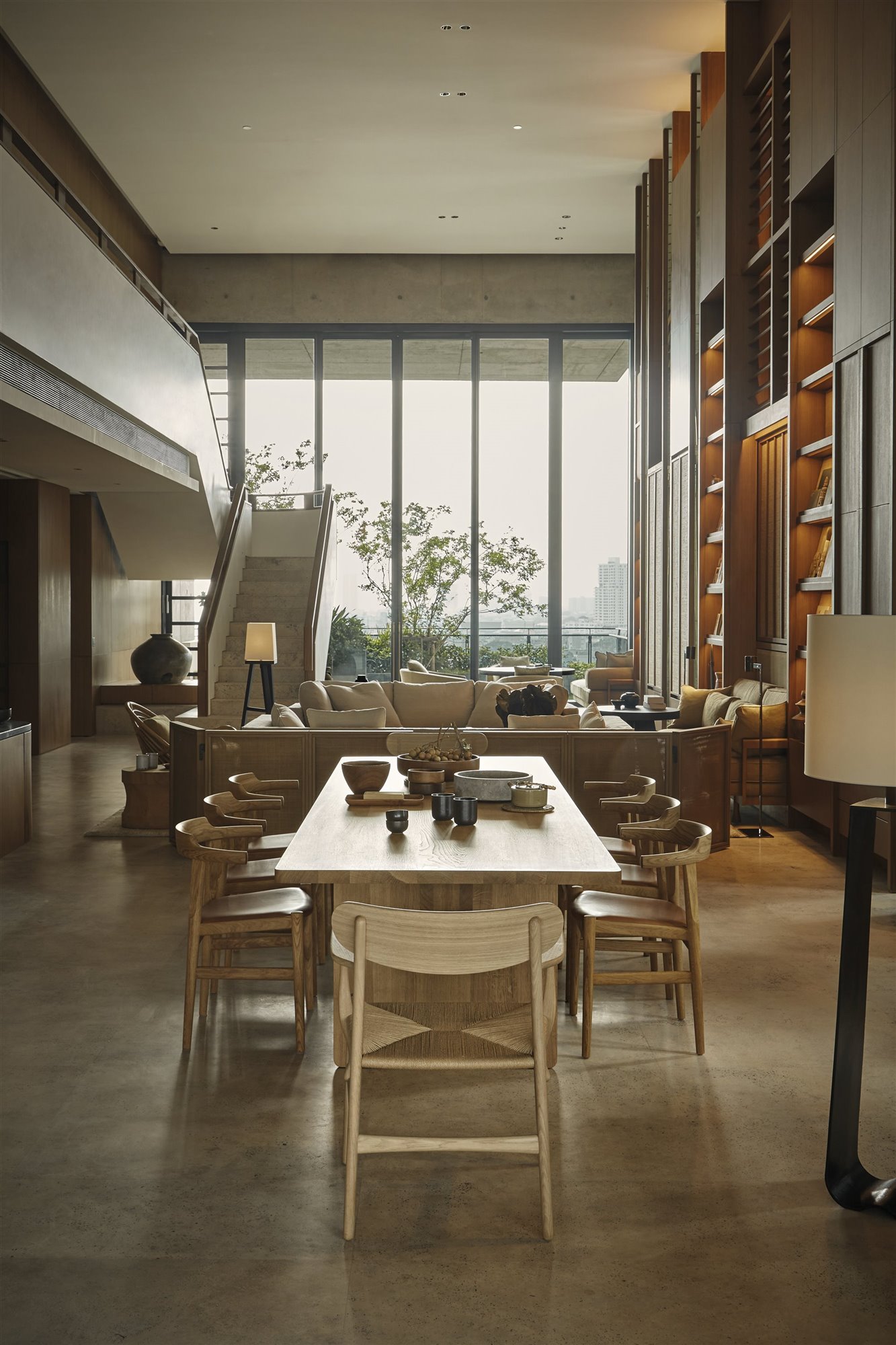 comedor de una casa moderna en Bangkok