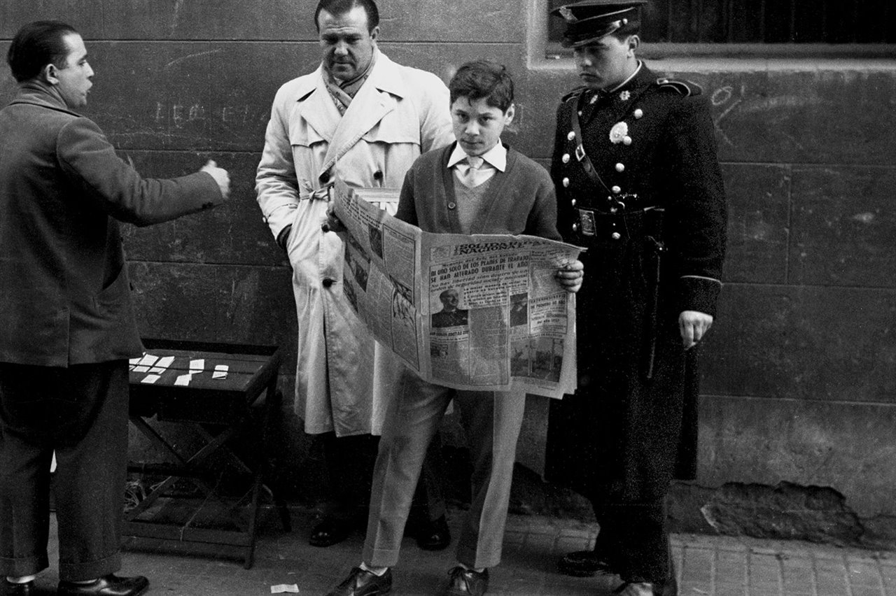 Seguridad Nacional. 1957. Leopoldo Pomés. PhotoEspaña 2021
