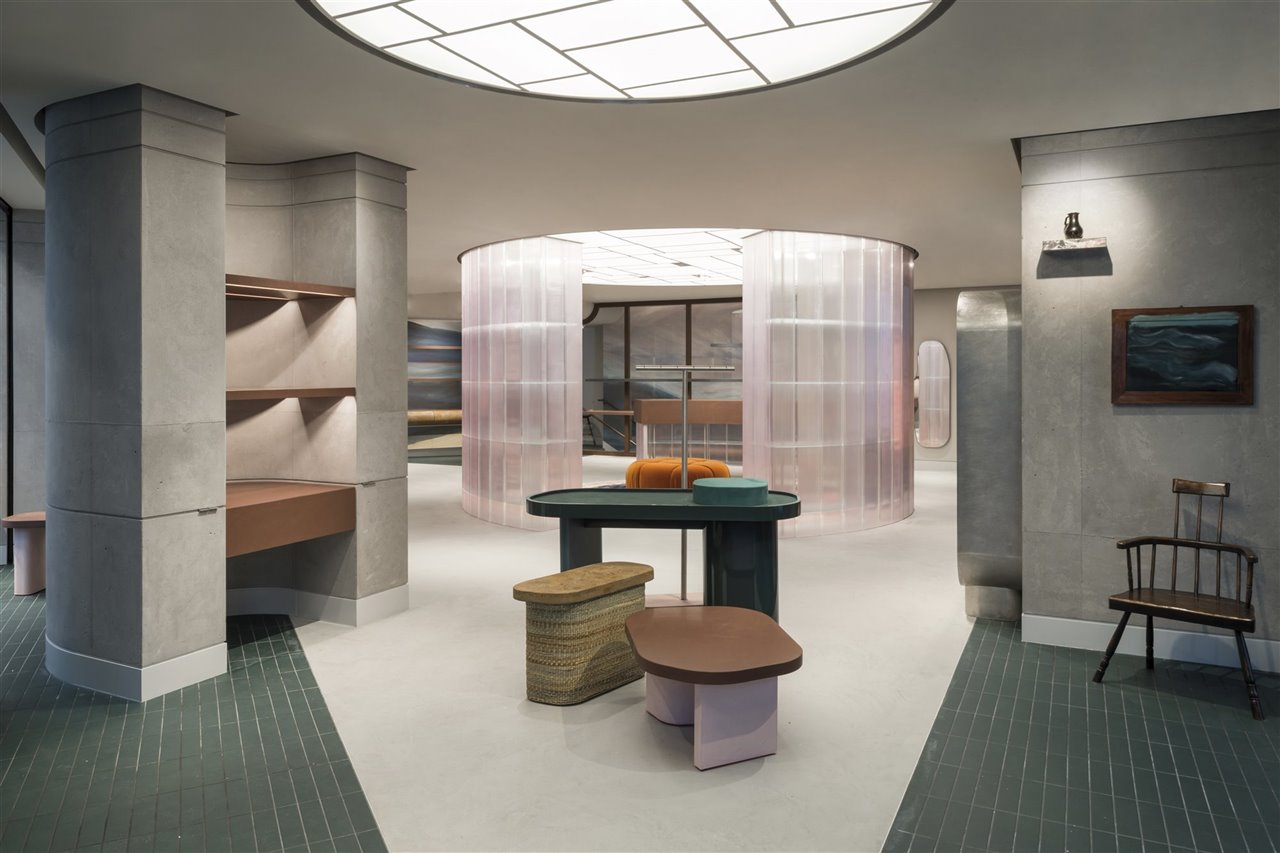 Tienda Mulberry en Regent Street (Londres), con un interiorismo sofisticado y moderno a partes iguales.