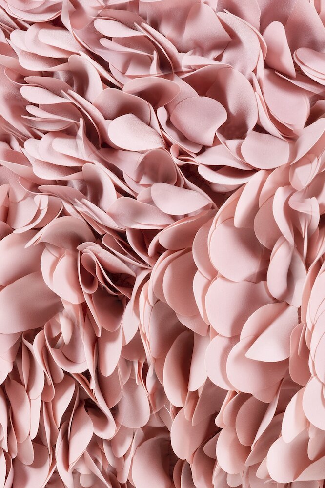 Hortensia está creada con más de 30.000 suaves pétalos cortados con láser