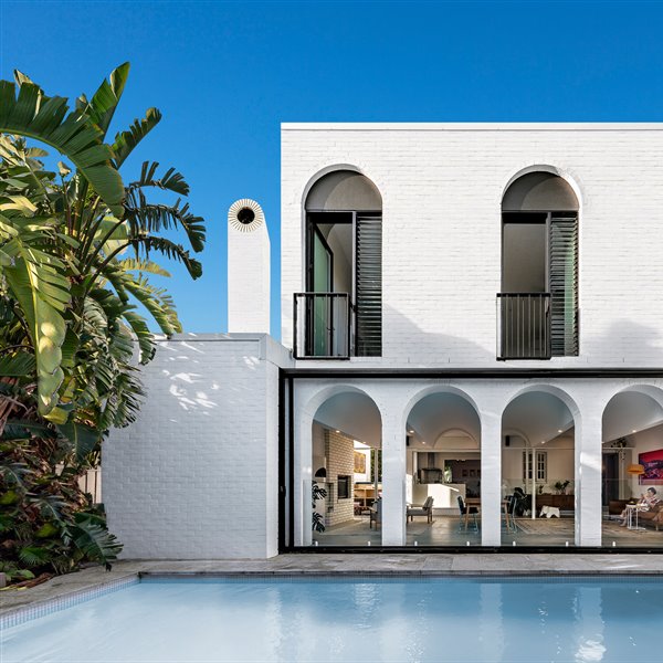 Una casa en Australia que mezcla el estilo mediterráneo y de California