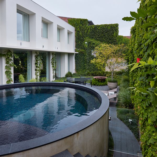 Casa moderna en Australia con jardin y piscina