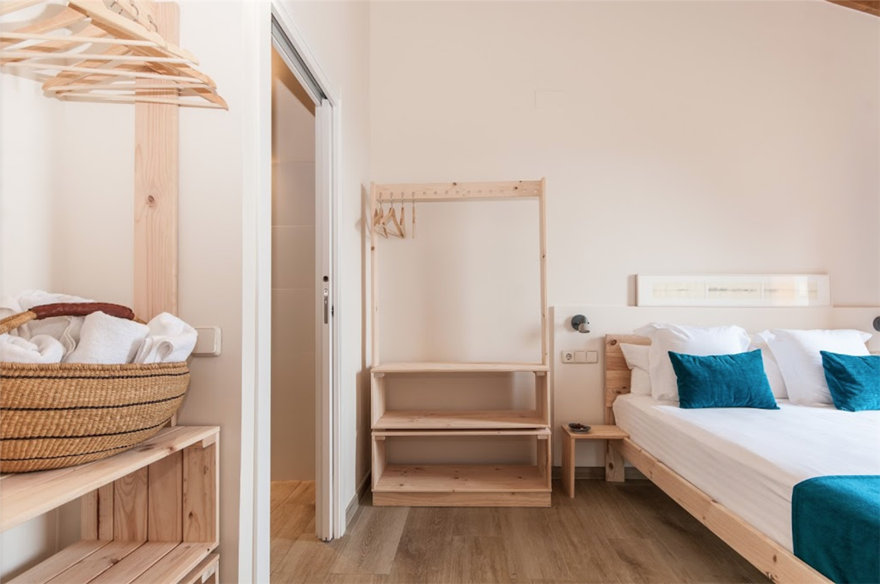 Perchero burro Beka, diseño de Silvia Ceñal para Muebles Lufe.