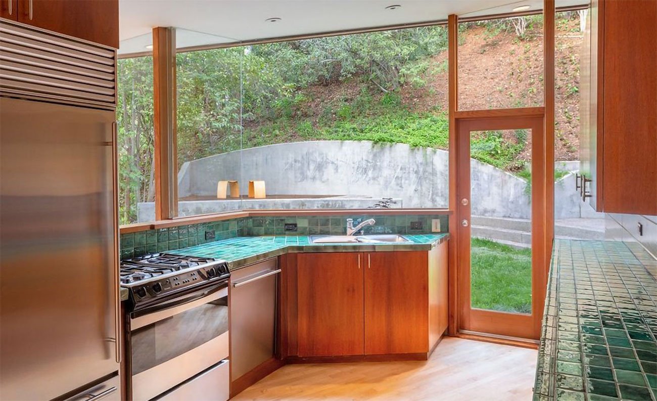 Casa Anwar Hadid madera cocina