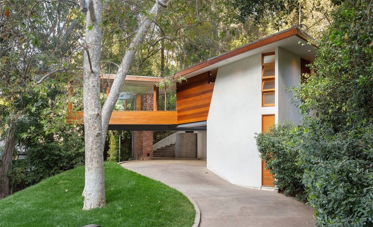 Casa Anwar Hadid madera fachada