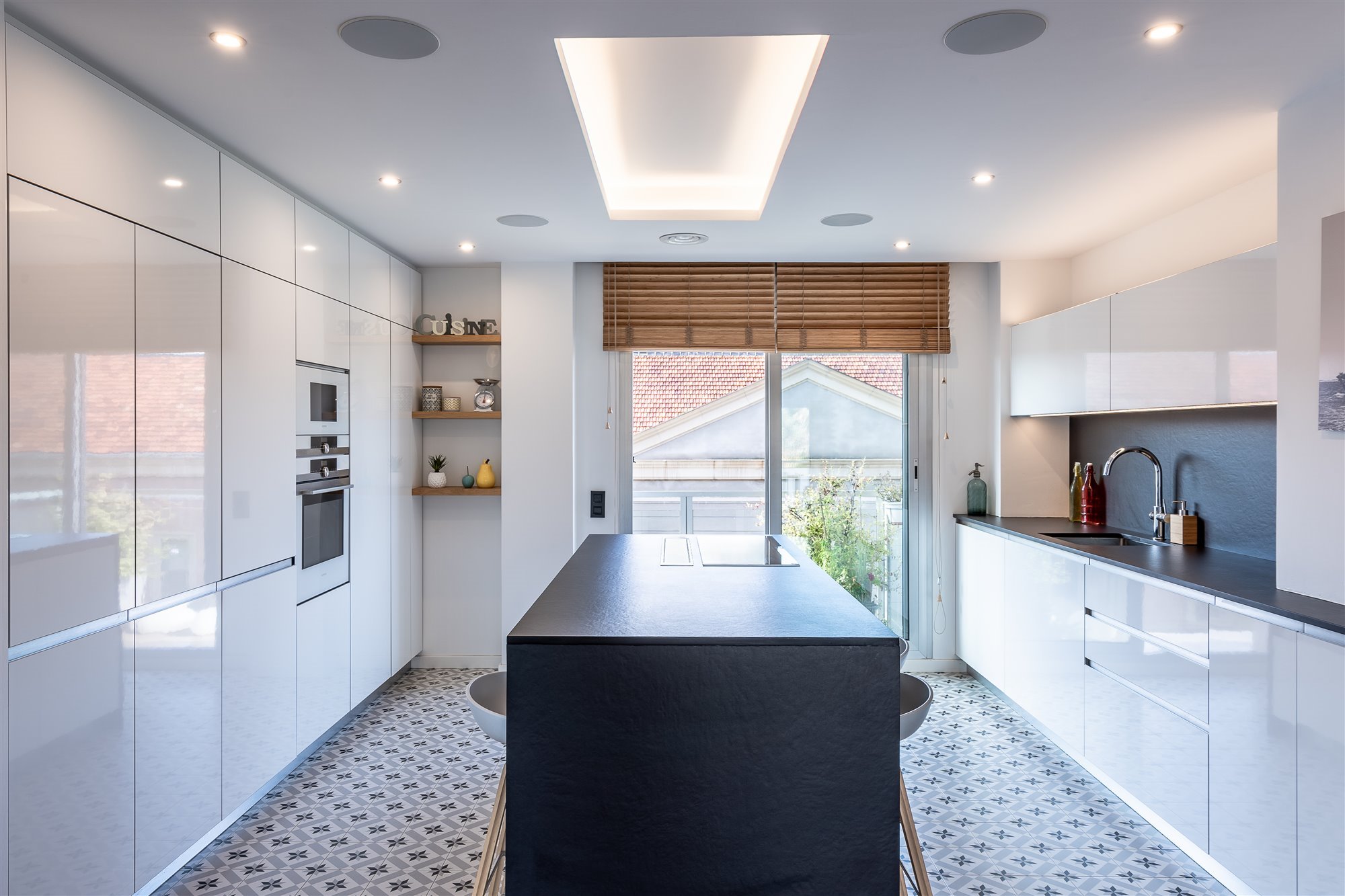 1.cocina blanca con isla casa moderna barcelona