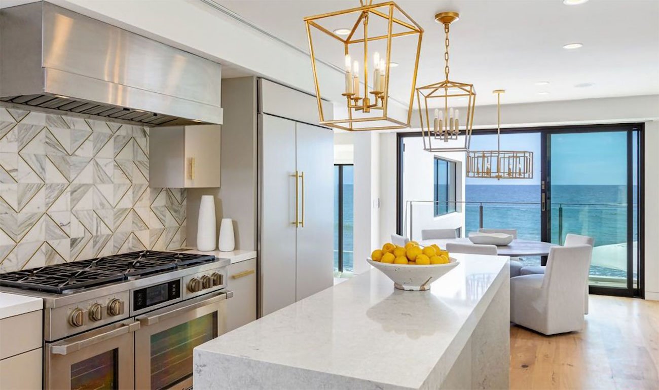 Casa cantante Pink Malibu cocina