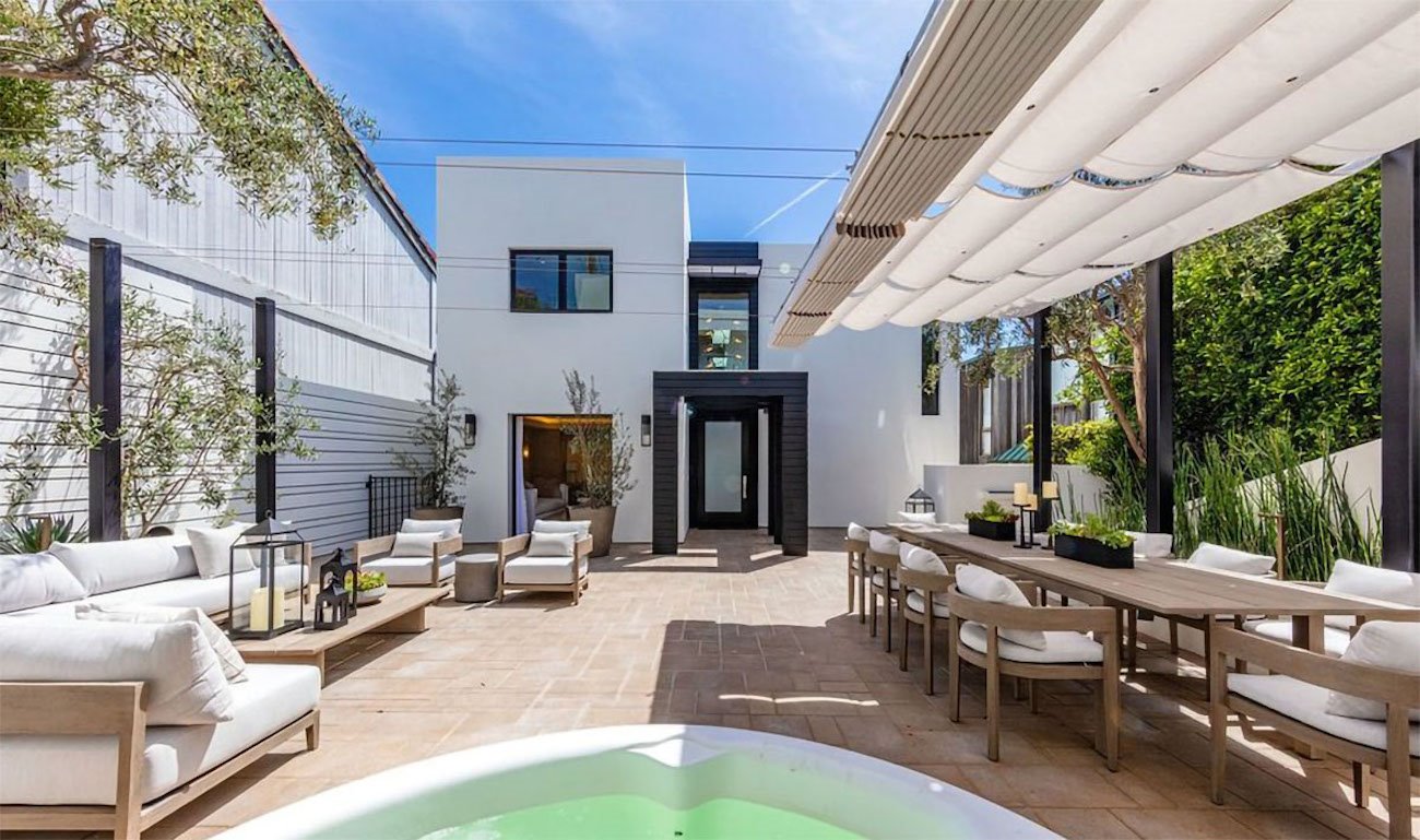 Casa cantante Pink Malibu terraza con piscina