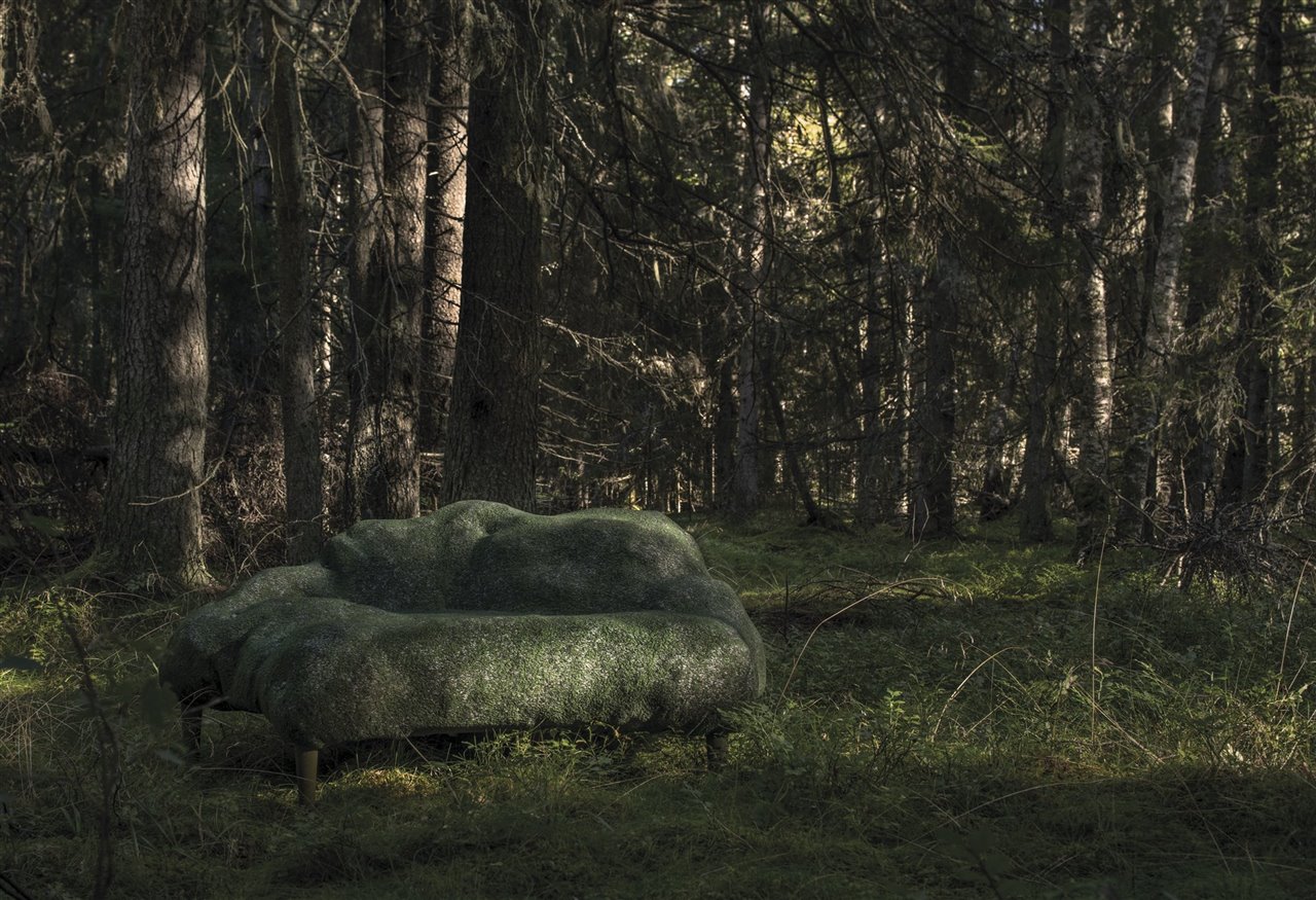 Los tapizados que cubren estas complejas formas, producidos por la firma textil holandesa Febrik perteneciente a Kvadrat, son parte integral de las piezas. Las imágenes del proceso de escaneo de Front se reconstruyeron digitalmente y se tejieron en tapices personalizados para adaptarse a los muebles tridimensionales. 
