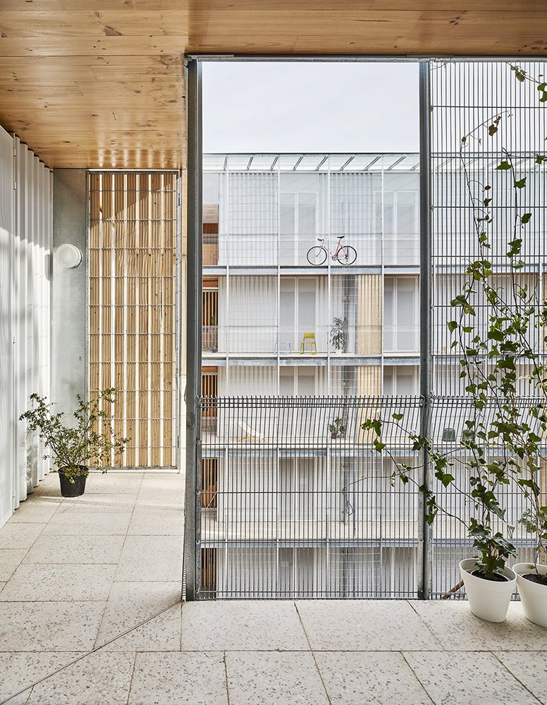 XV BEAU 85 VPO en Cornellà, por Peris+Toral Arquitectes (Marta Peris - José Toral). Fotógrafo  José Hevia 2