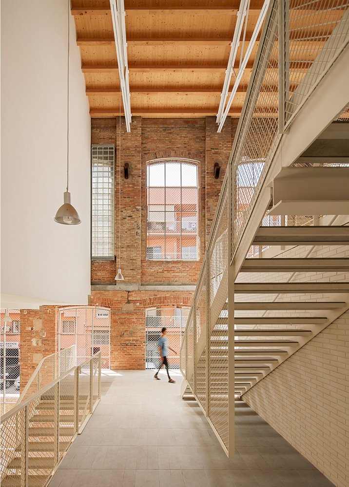XV BEAU Fabra   Coats  vivienda social   patrimonio industrial. Roldán + Berengue Arquitectos. Fotografía  Jordi Surroca y Gael del Río 2