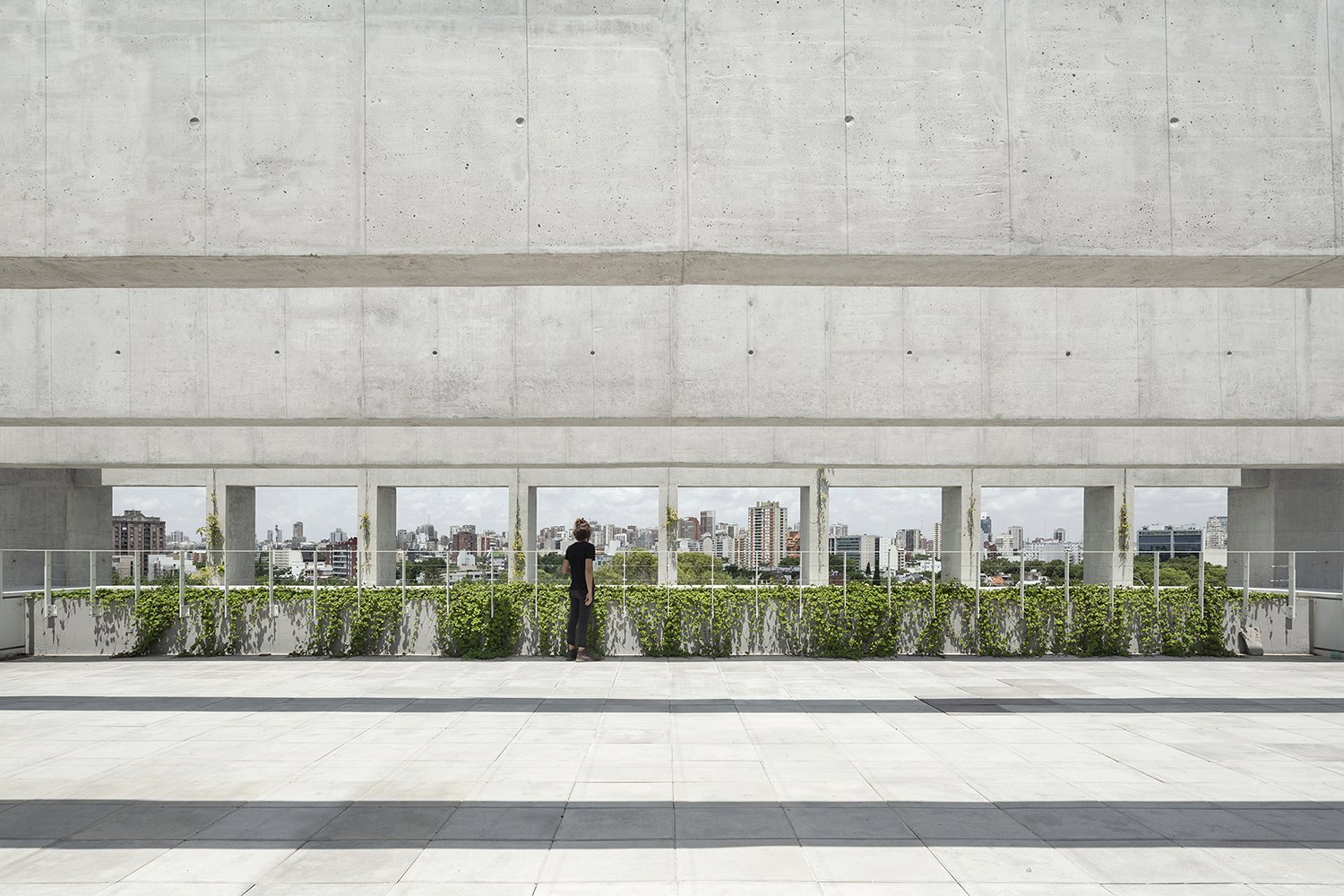 XV BEAU Universidad Torcuato di Tella, por Arq. Josep Ferrando, Arq. Asociado David Recio y Arq. Colaborador Juan Marcos Feijoo. Fotografía  Federico Cairoli 2