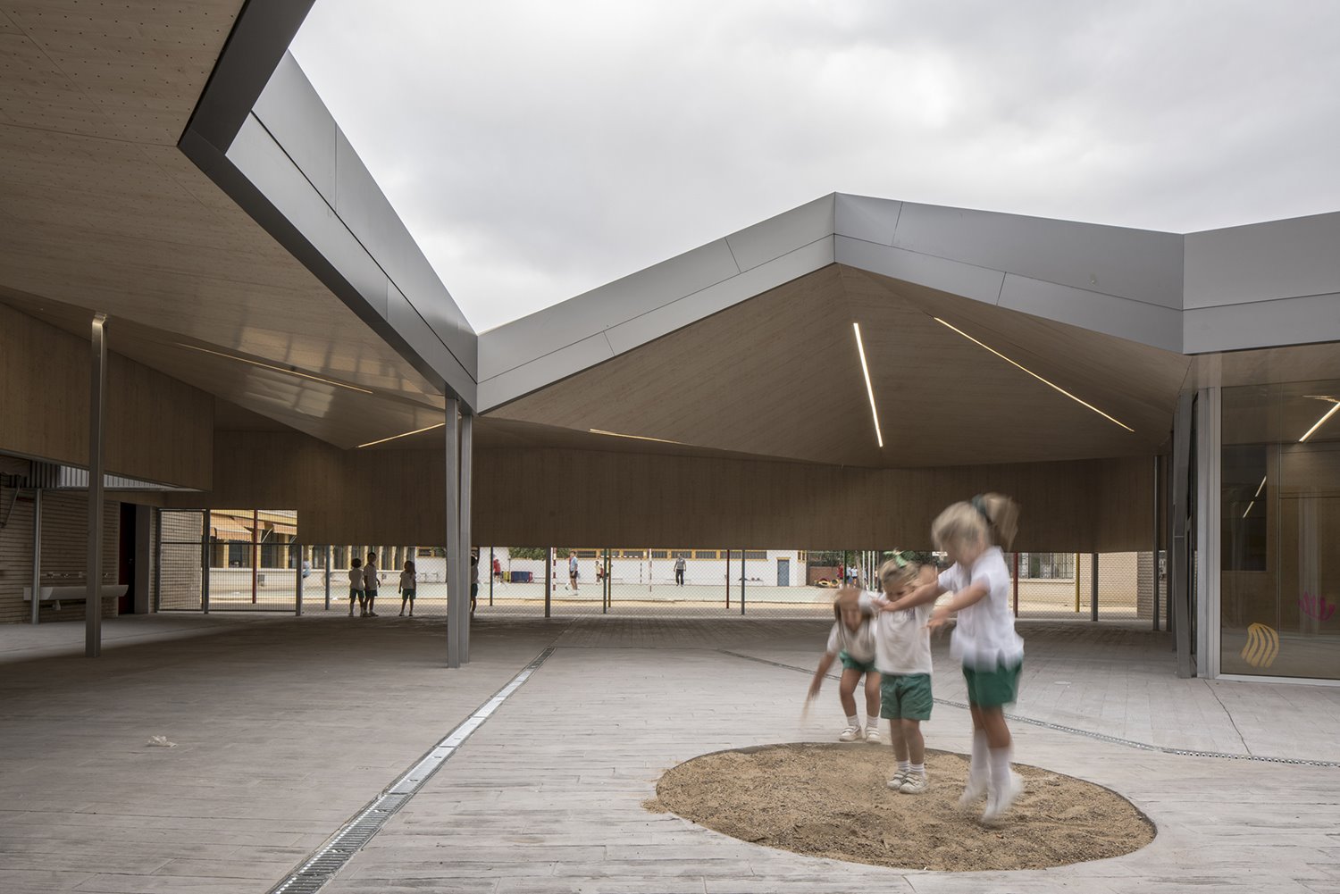 XV Escuela infantil BVM Irlandesas, por José Morales Sánchez, Sara De Giles Dubois y Rocío Casado Coca. Fotografía  Jesús Granada.3