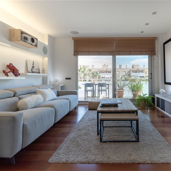 Un luminoso dúplex reformado en Barcelona