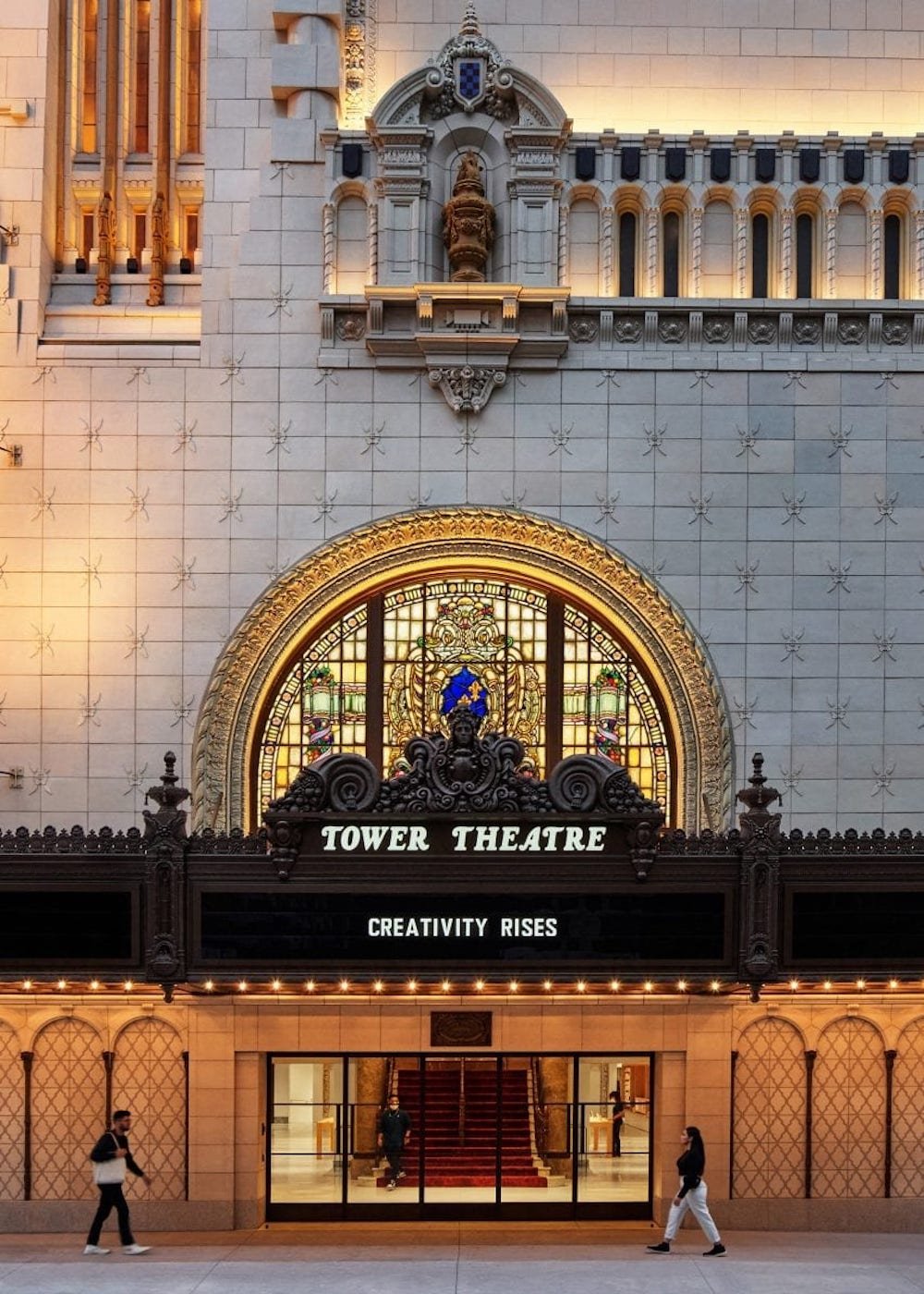 Tienda Apple en el Tower Theatre de Los Ángeles de Foster + Partners