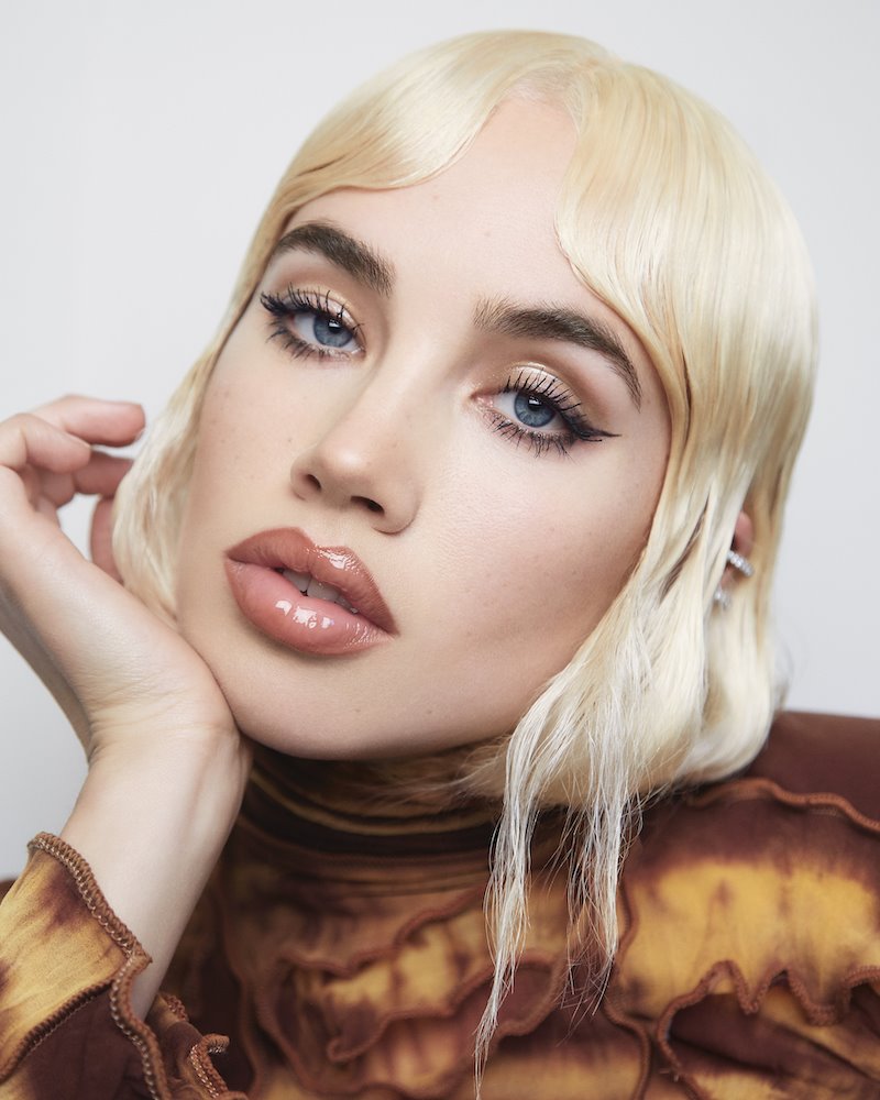 Isamaya Ffrench es una maquilladora reconocida por transformar sus maquillajes en obras surrealistas