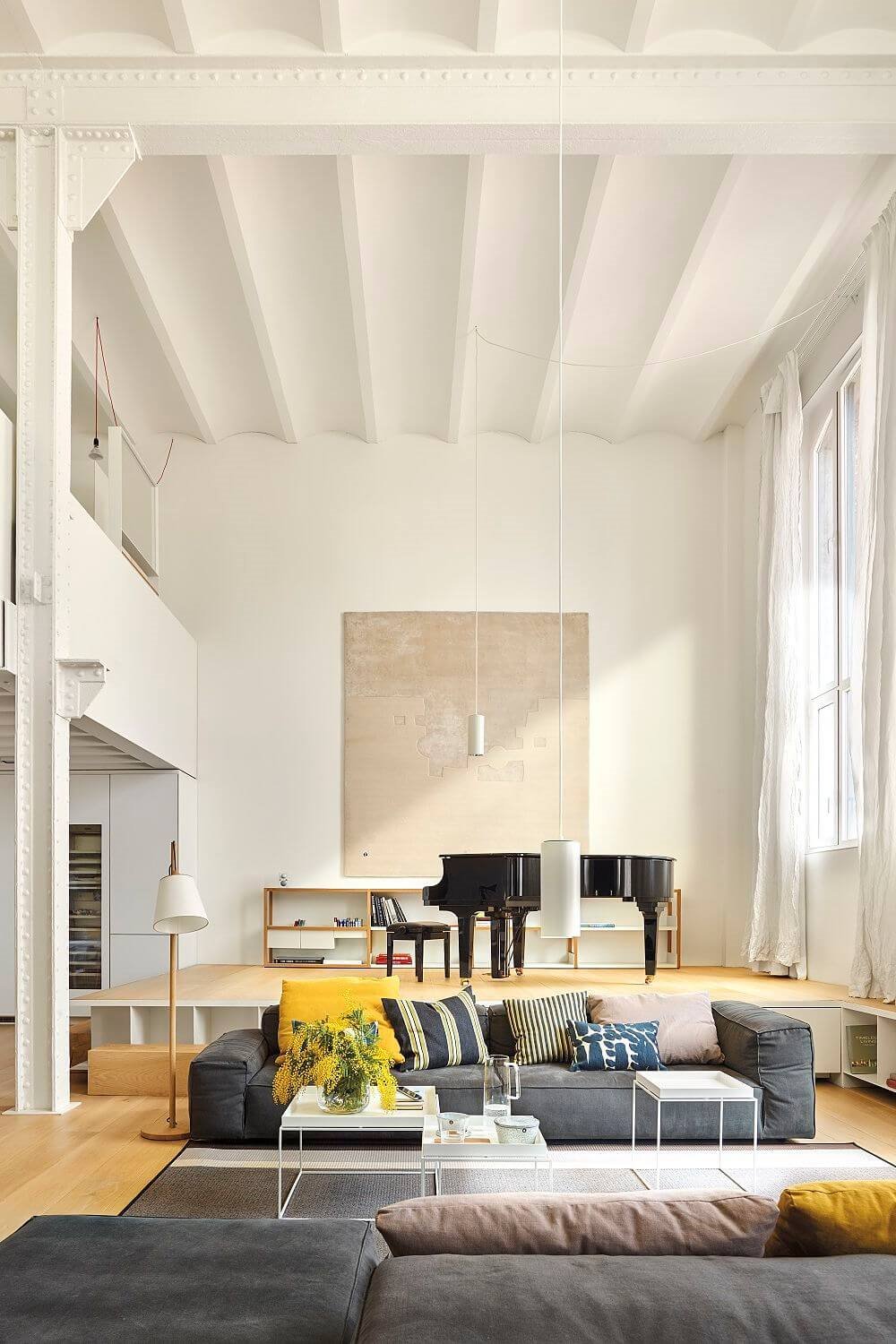 El sobrio y masculino estilo industrial ya no es exclusiva de la decoración de lofts que siguen siendo grandes espacios pero más acogedores.