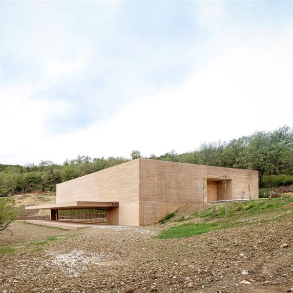 Bodega de Marc Barani Architectes en Les Davids Francia
