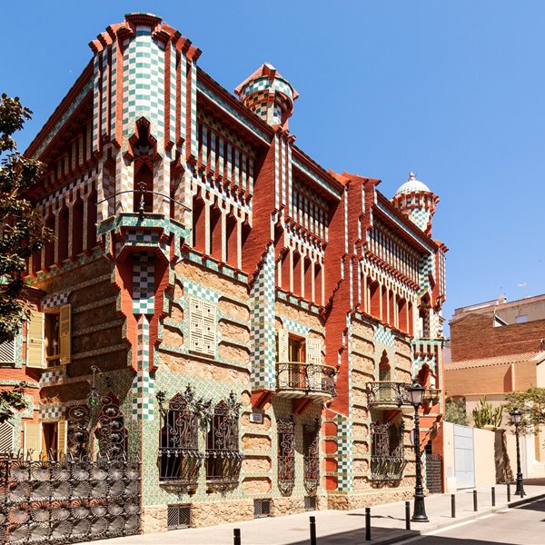 ¿Quieres dormir en la Casa Vicens de Gaudí?