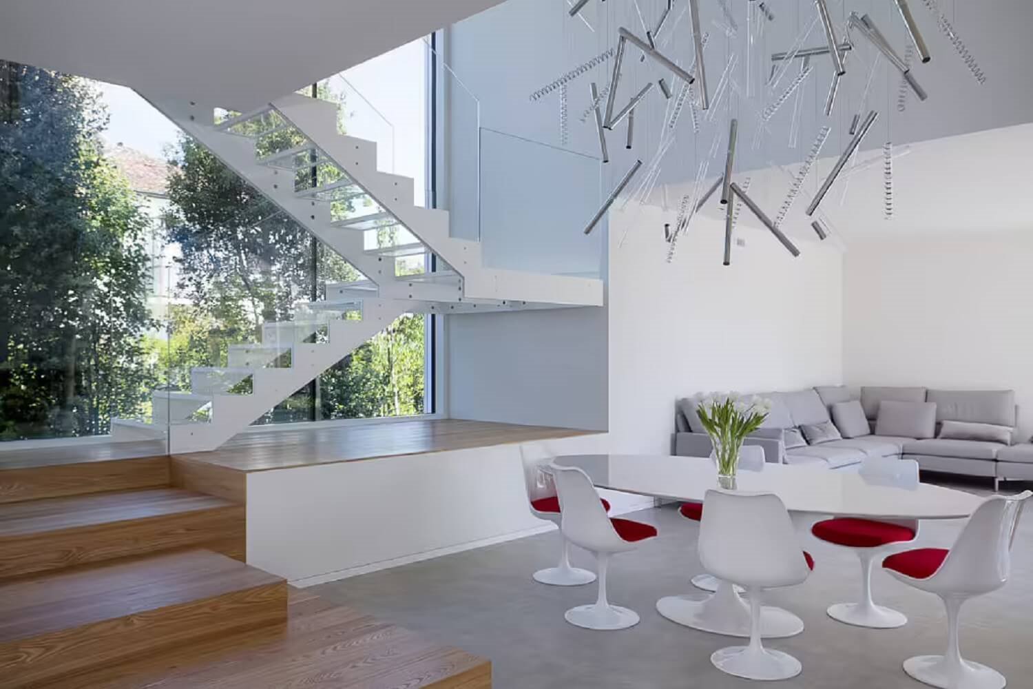 Casa F+T+3 en Italia fachada y piscina 