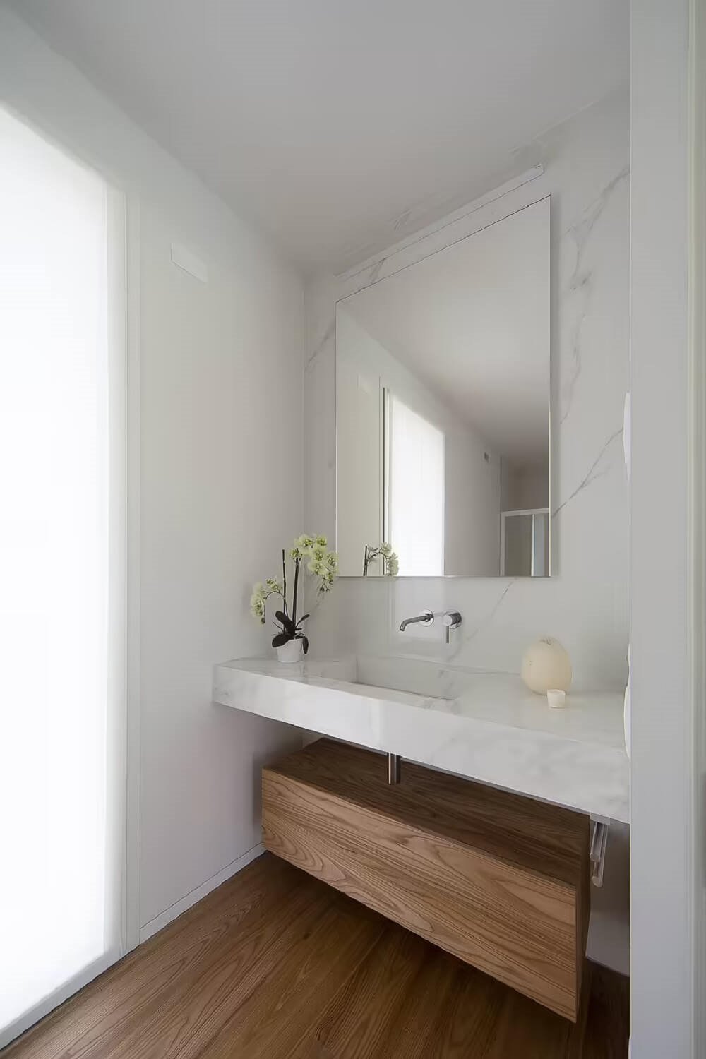 Casa F+T+3 en Italia segundo cuarto de baño