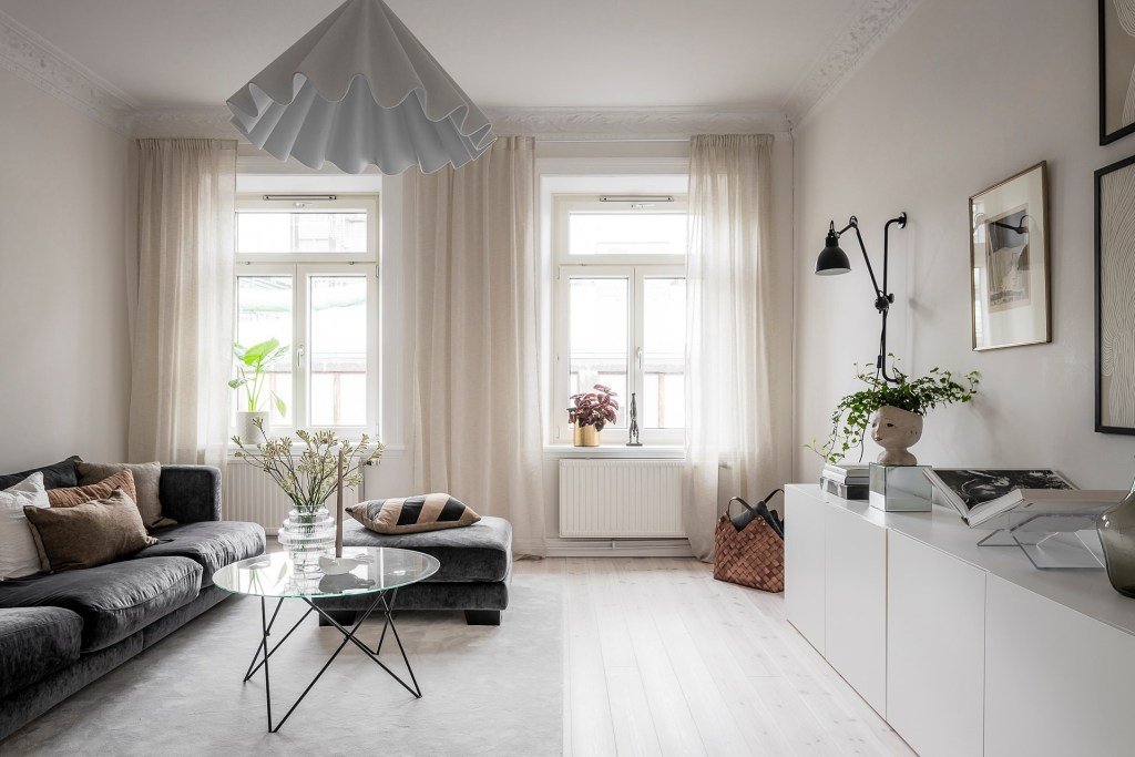 casa en Suecia salon ventanas