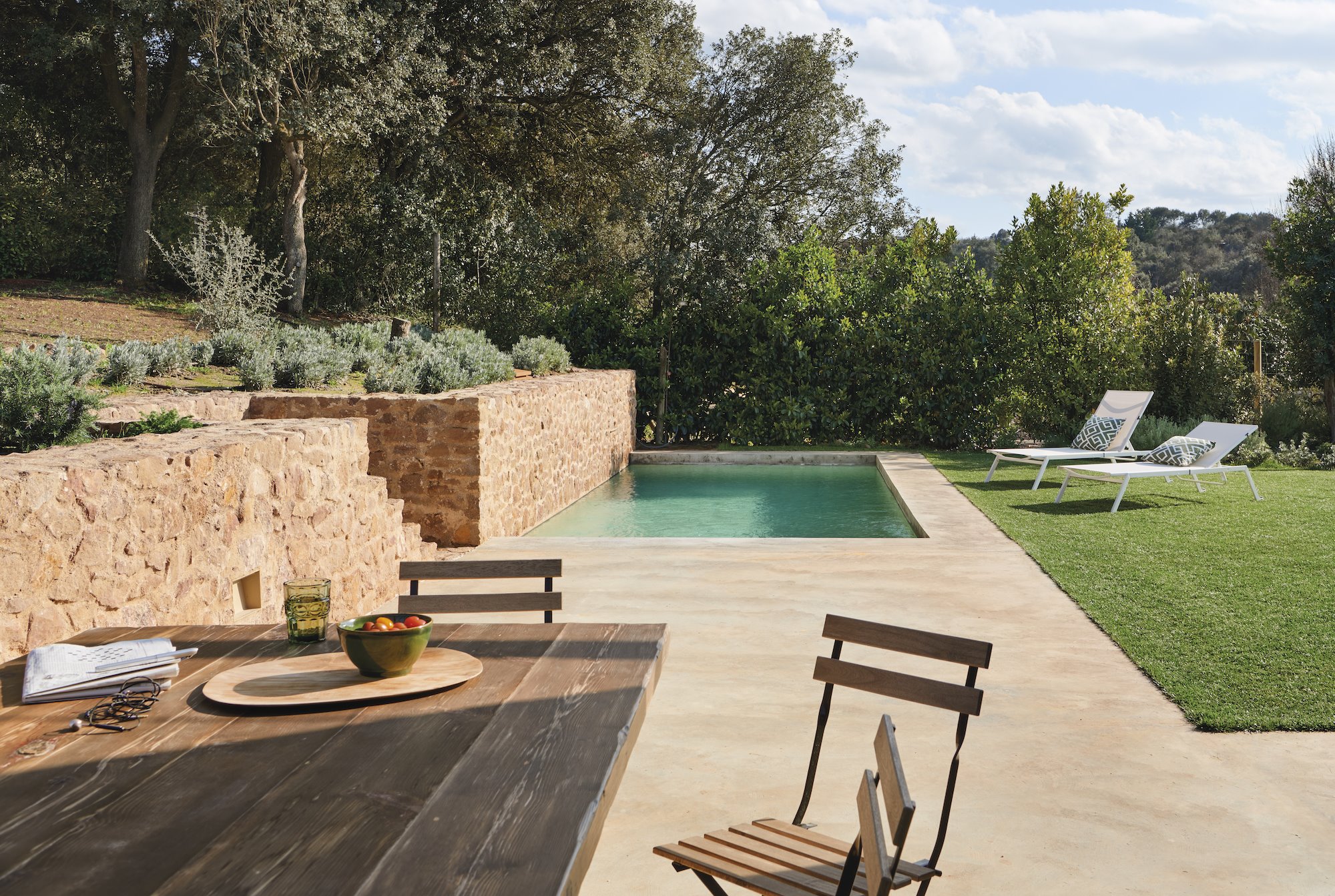Casa moderna en la costa brava exterior piscina