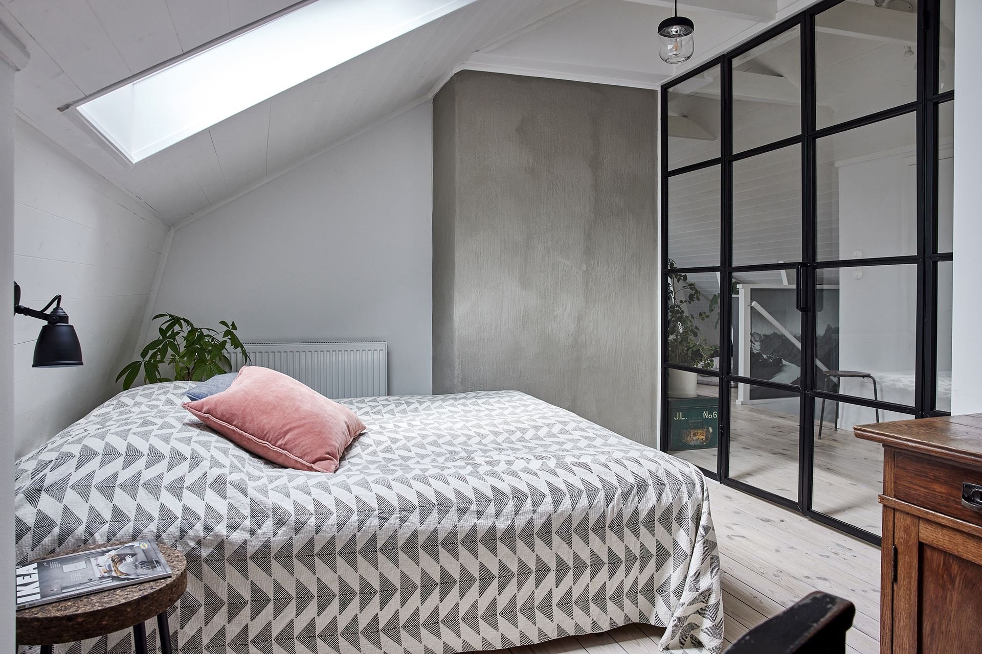piso Gotemburgo dormitorio puerta cristal