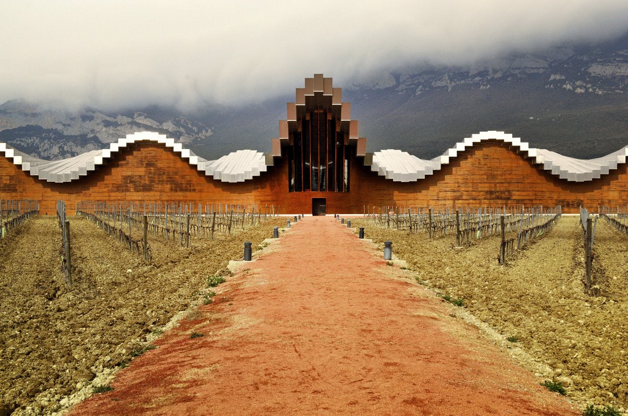 Bodegas Ysios de Santiago Calatrava