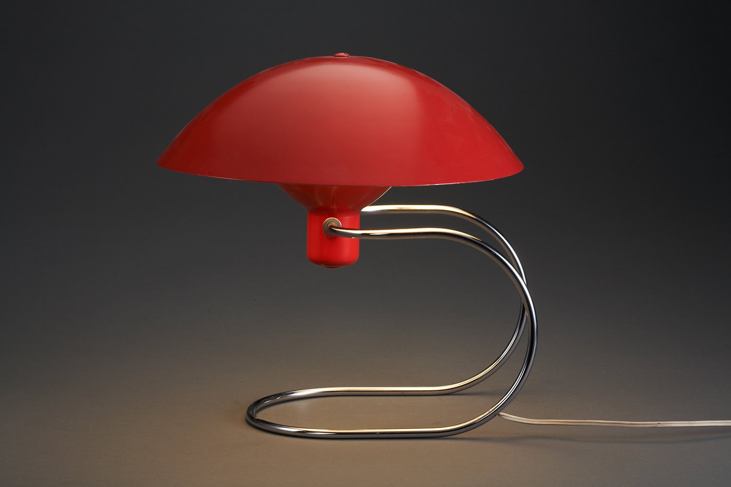 12 VDM-Women-In-Design-Greta-von-Nessen-Lamp-Anywhere-1952