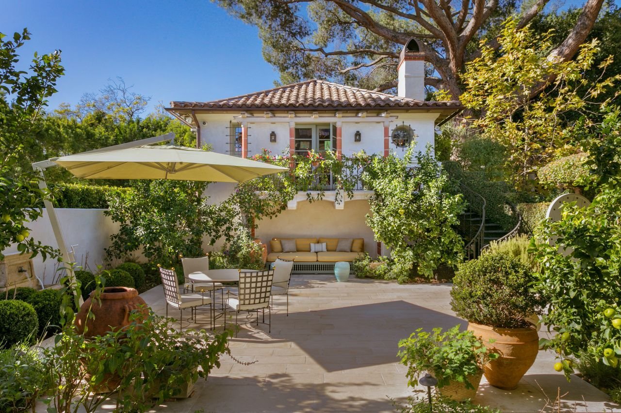 Casa-Shonda-Rhimes-Hancock-Park-patio-trasero