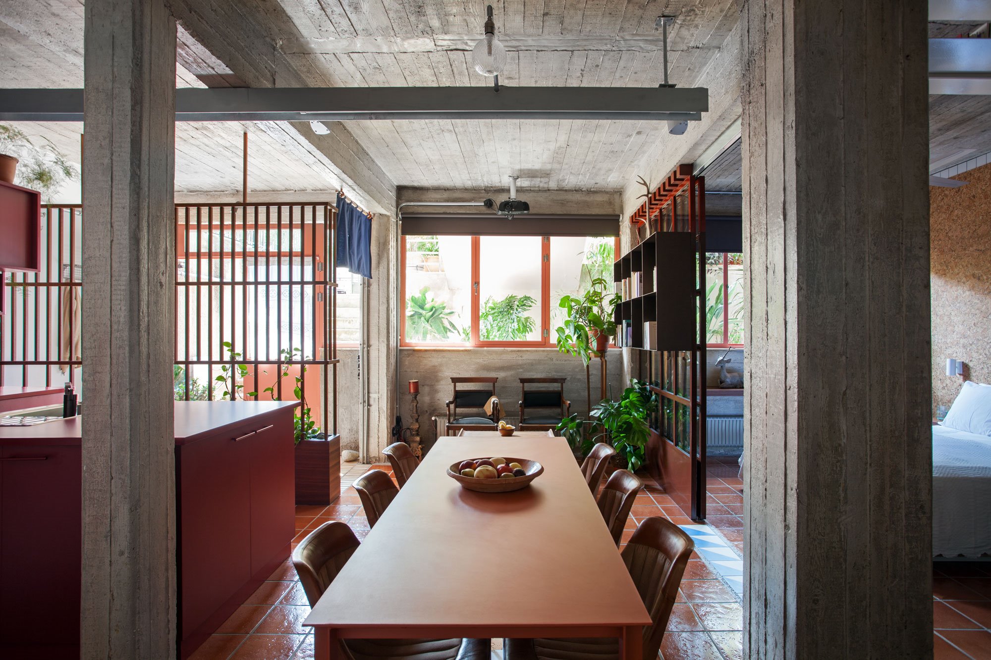 apartamento en Atenas comedor cocina dormitorio