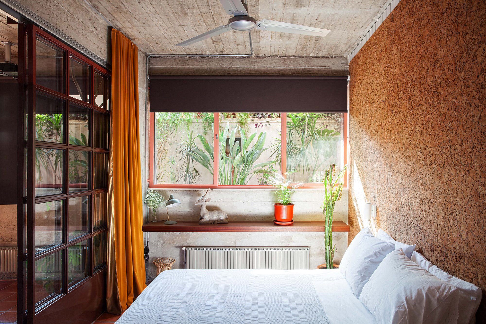 apartamento en Atenas ventana corcho