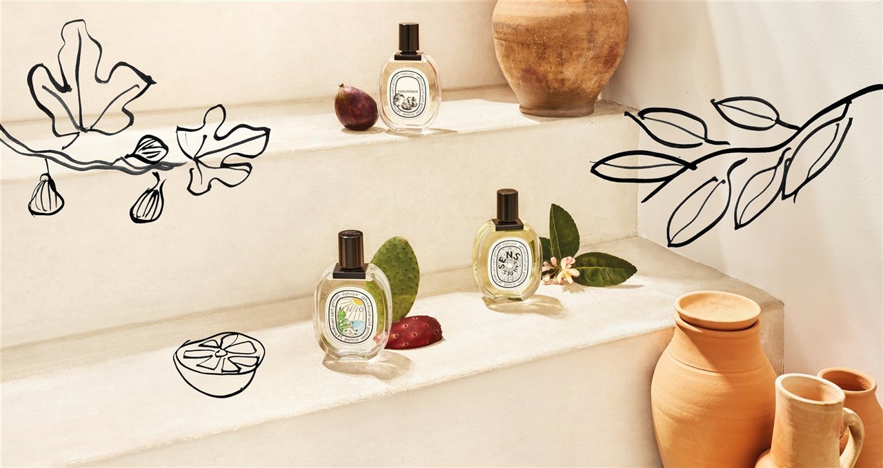 El 'eau de toilette' es un concentrado de verano capturado en un frasco: un soplo de aire cálido atravesado por efluvios adictivos de flores y árboles frutales.
