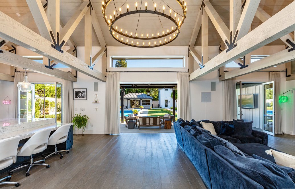 Casa actriz Modern Family Julie Bowen salón con vistas