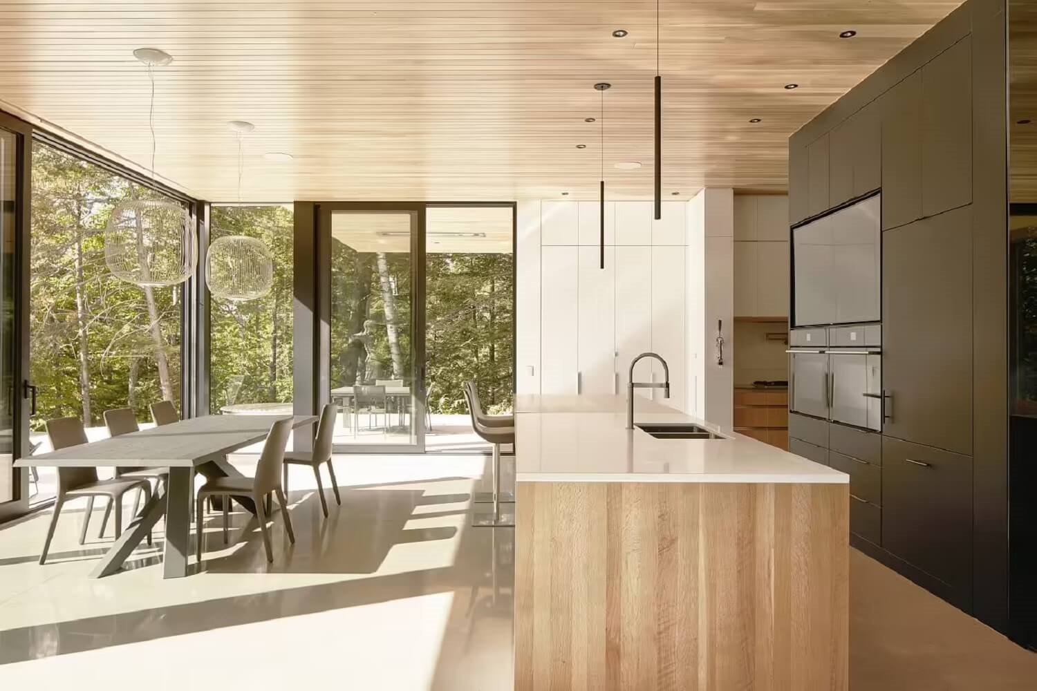 Casa Canadá cocina negra