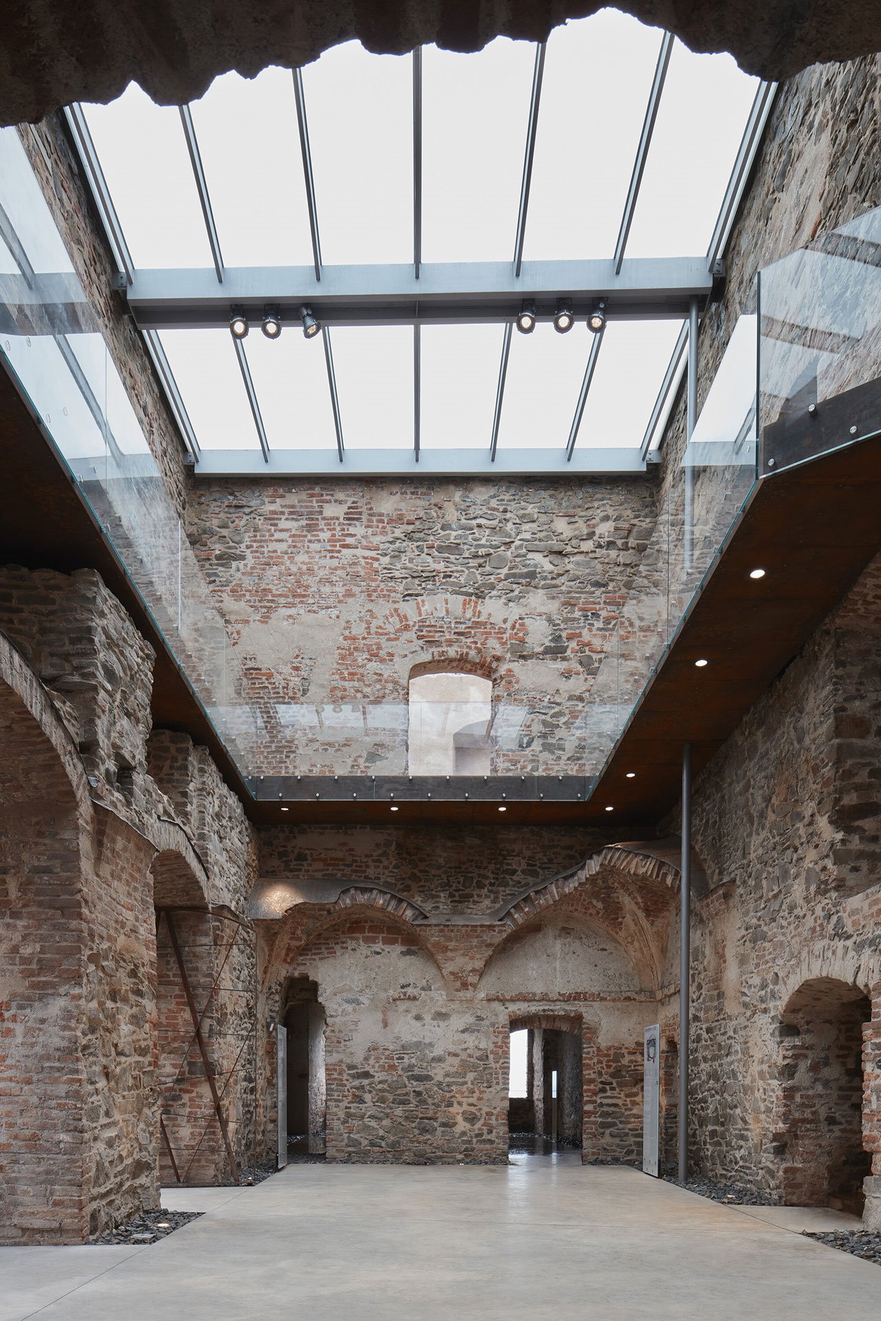 Rehabilitación del castillo Helfštýn en República Checa por Atelier-r